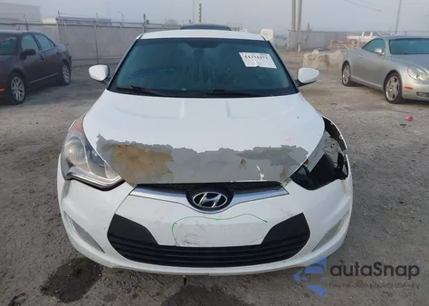 2017 Hyundai Veloster z USA, uszkodzony, nr VIN KMHTC6AD8HU309515